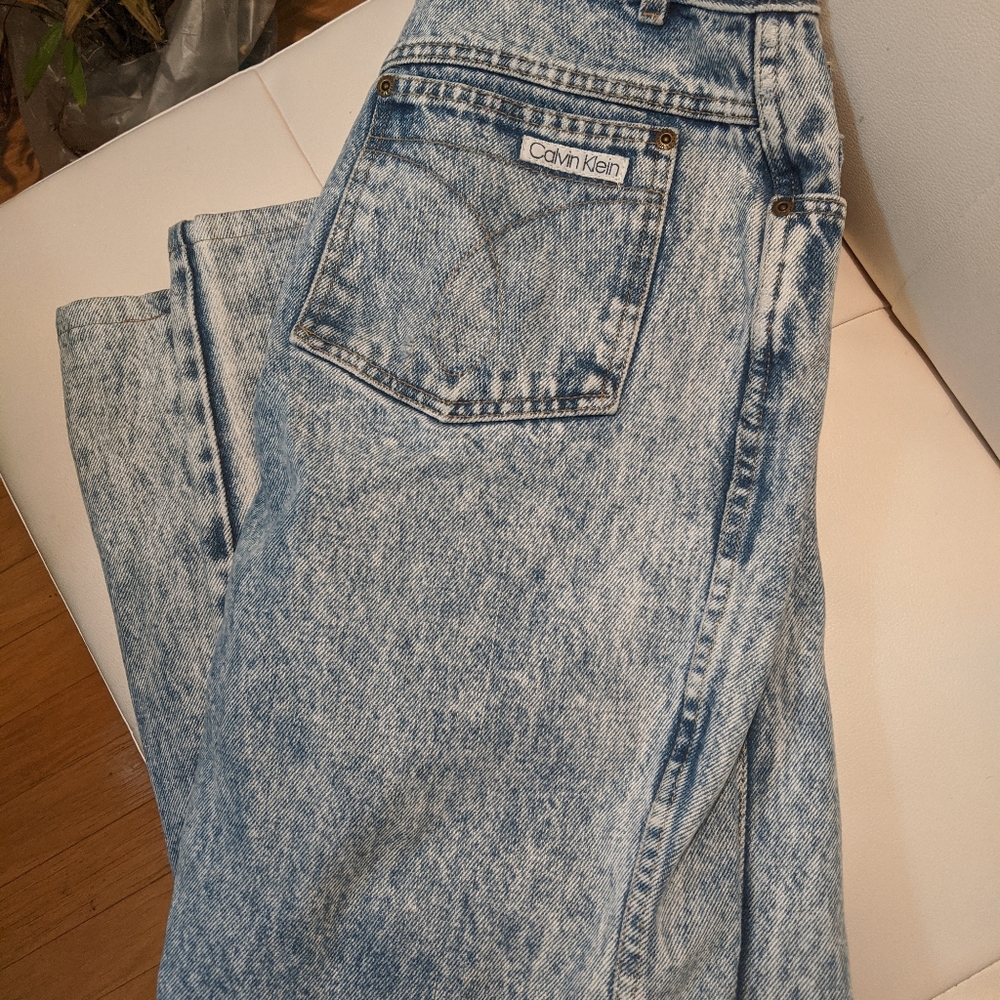 CALVIN KLEIN ACID WASH VINTAGE JEANS..33